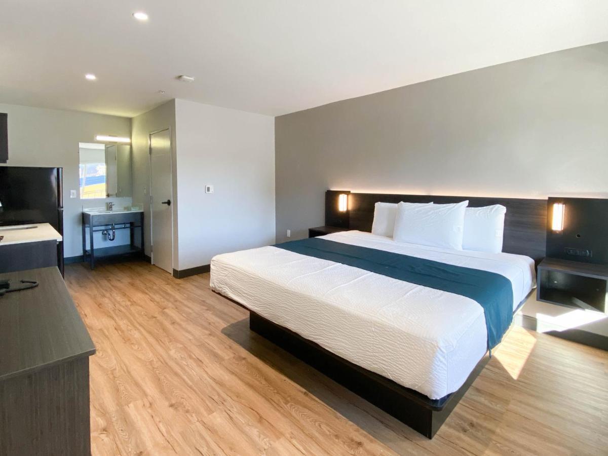 Studio 6 Suites Stockton, Ca Waterfront Exterior photo